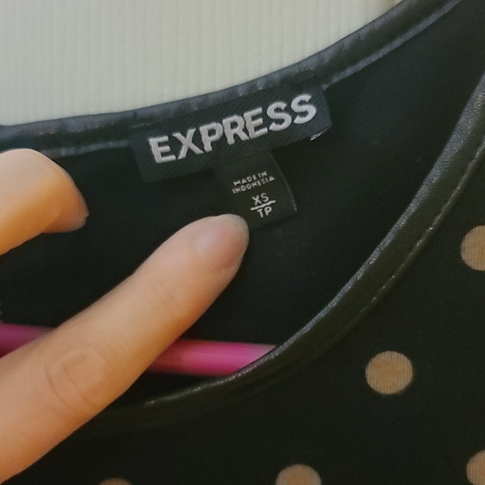 Express polka dot blouse - Picture 2 of 5